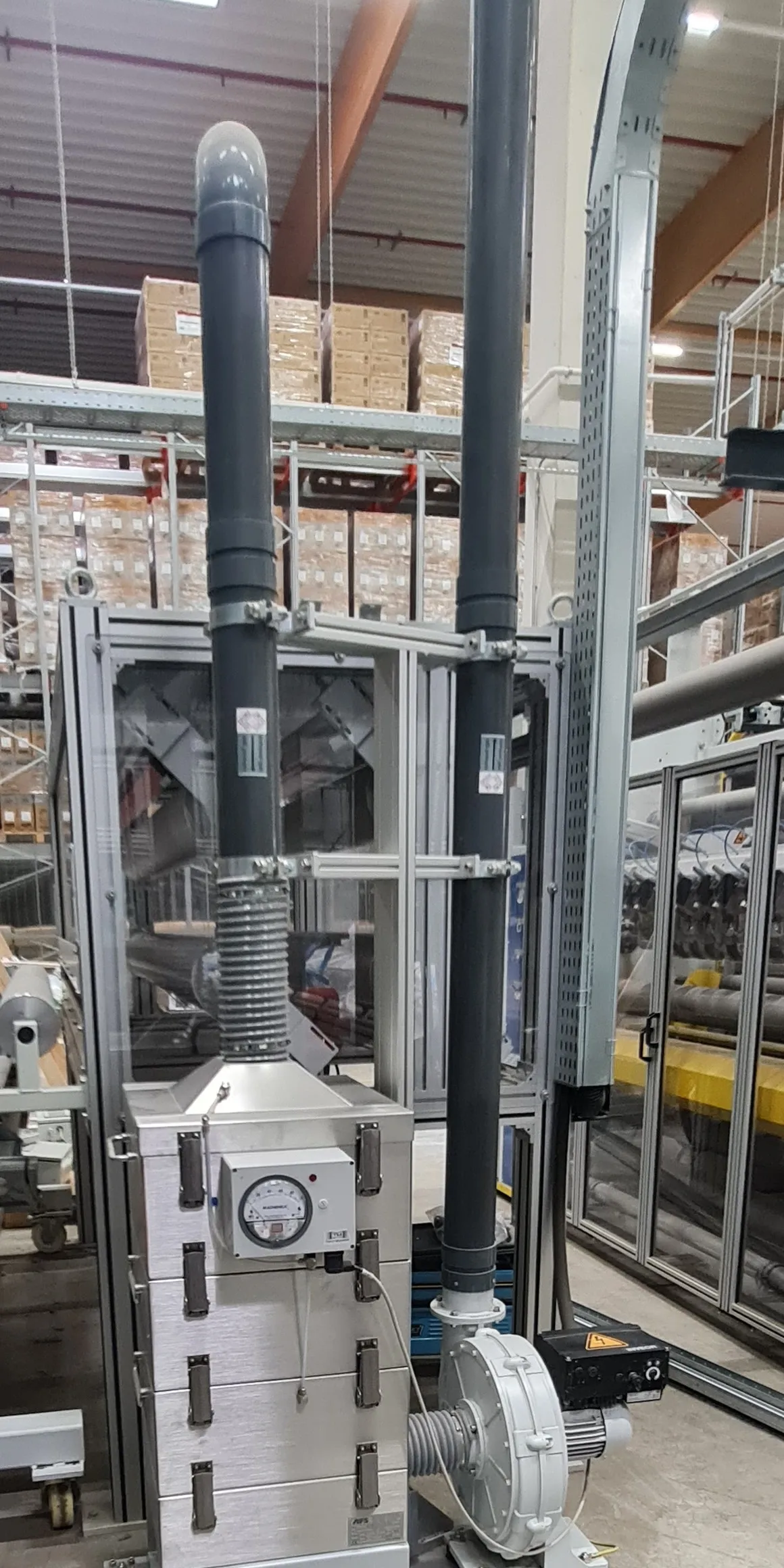 Filter unit with pressure gauge and side-channel blower