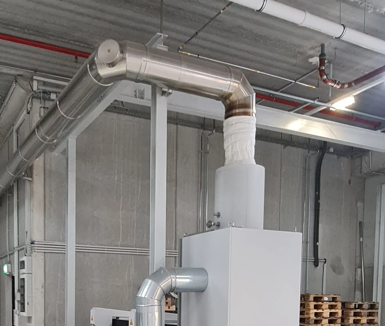 Exhaust unit of the burn-off oven with insulated duct